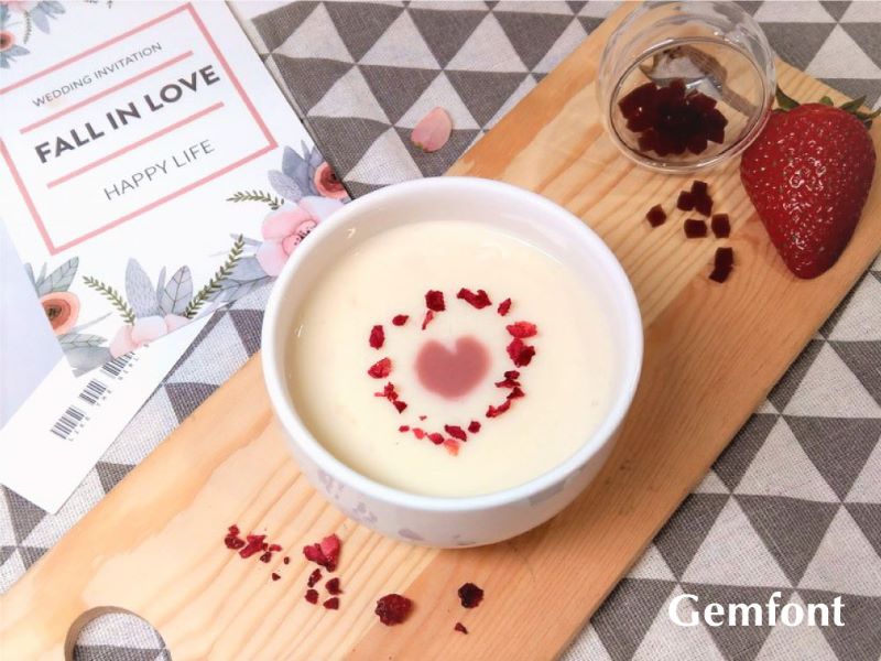 Red Velvet Panna Cotta